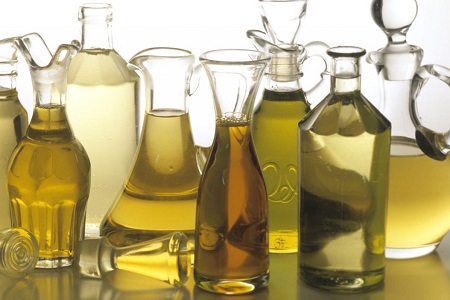 Vegetable oils as emollients