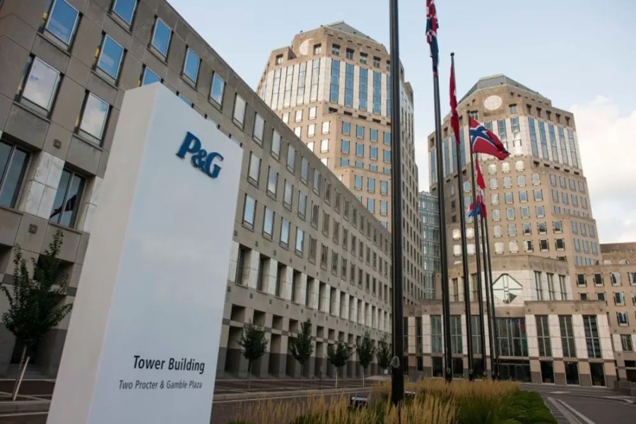 DSM-Firmenich awarded inaugural P&G supplier gong