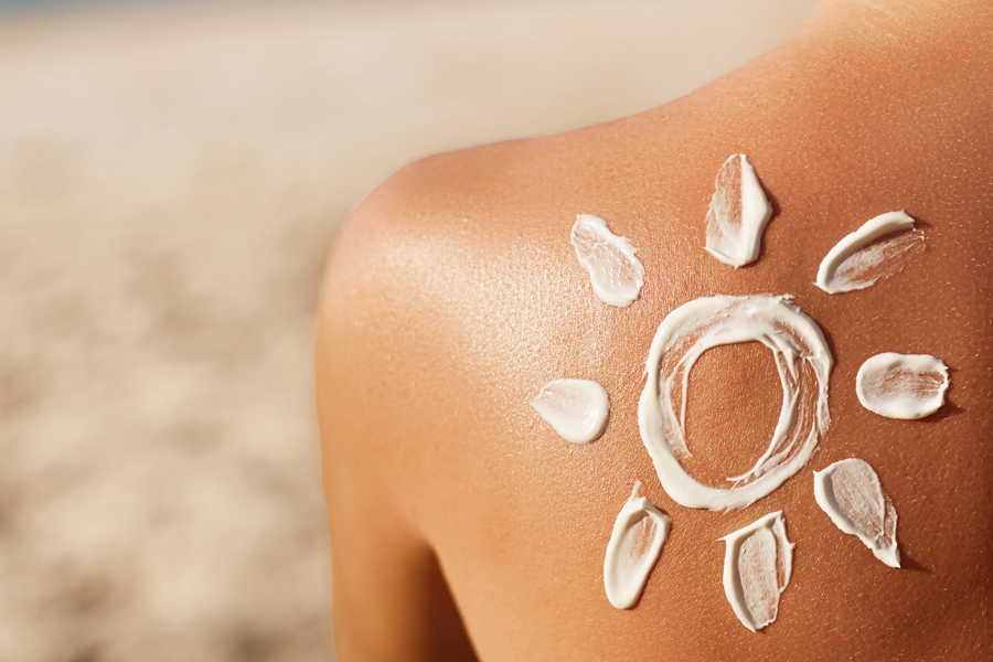 Improving sensoriality of W/O mineral sunscreen